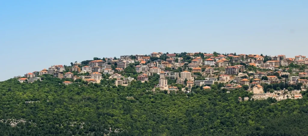 buy land in miziara